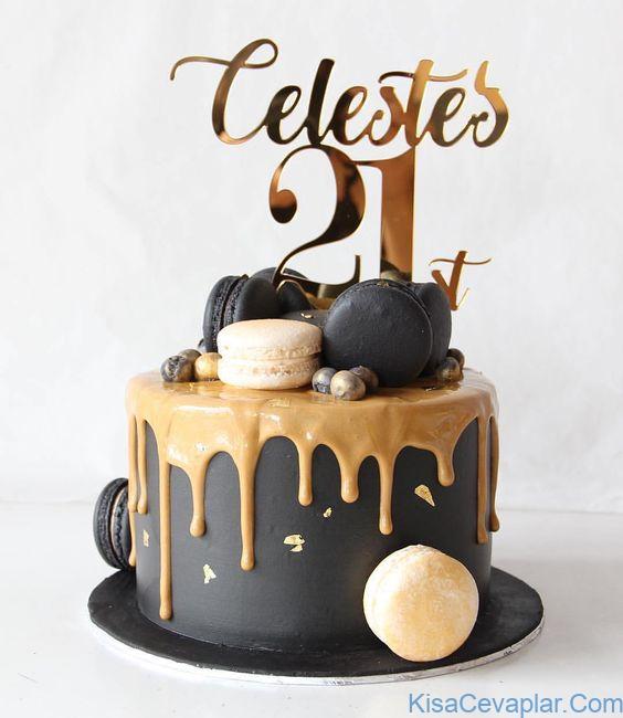 Awesomely Gold Topper by @kcottagestudio to go along with a black themed Cake. the overall look . . @charlottegracecakes . . #kcottagestudio #blackandgold #cakesofinstagram #instagramcakes #igcakes #sgcakes #cakesg #ohitsperfect #buttercream #gold #black #feedfeed #cakes #dripcakes #drip #21st #birthday #legally21
